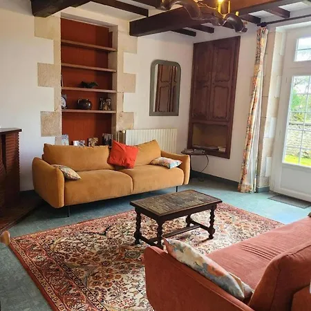 La Maison Du Regisseur بيت للعطل *